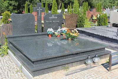 Binger s.c. Sowiński A.Ł.W. Nagrobki pomniki blaty schody